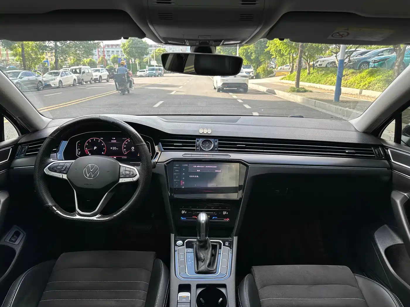 Volkswagen Magotan 2020 330TSI DSG Luxury фото 3