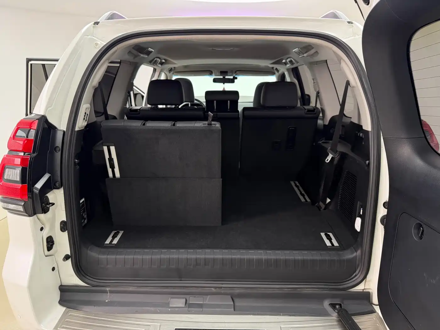 Toyota Prado 2018 3.5L Automatic TX-L Rear-mounted Spare Tire фото 9