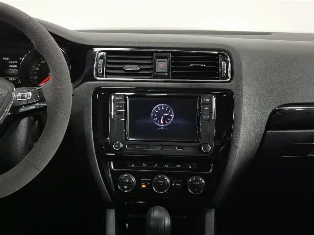 Volkswagen Sagitar 2018 280TSI DSG Luxury фото 12