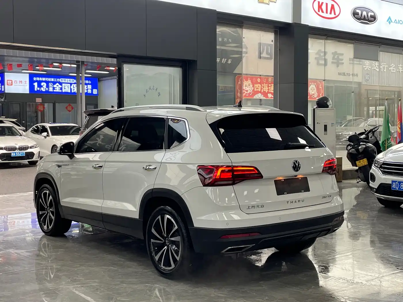 Volkswagen Tharu 2022 280TSI FWD Luxury Edition фото 15