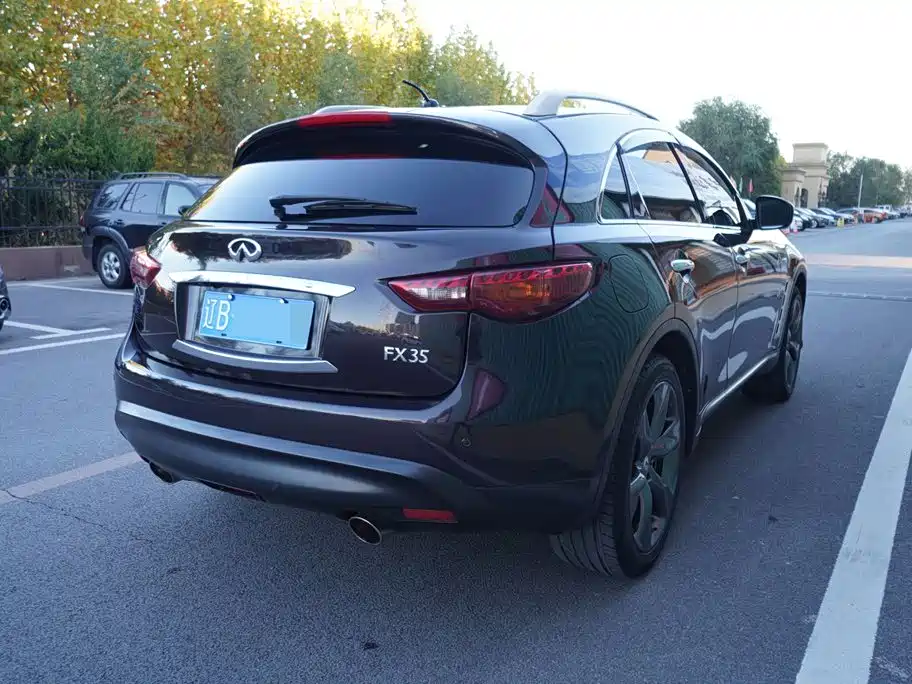 Infiniti FX 2011 2011 FX35 Premium