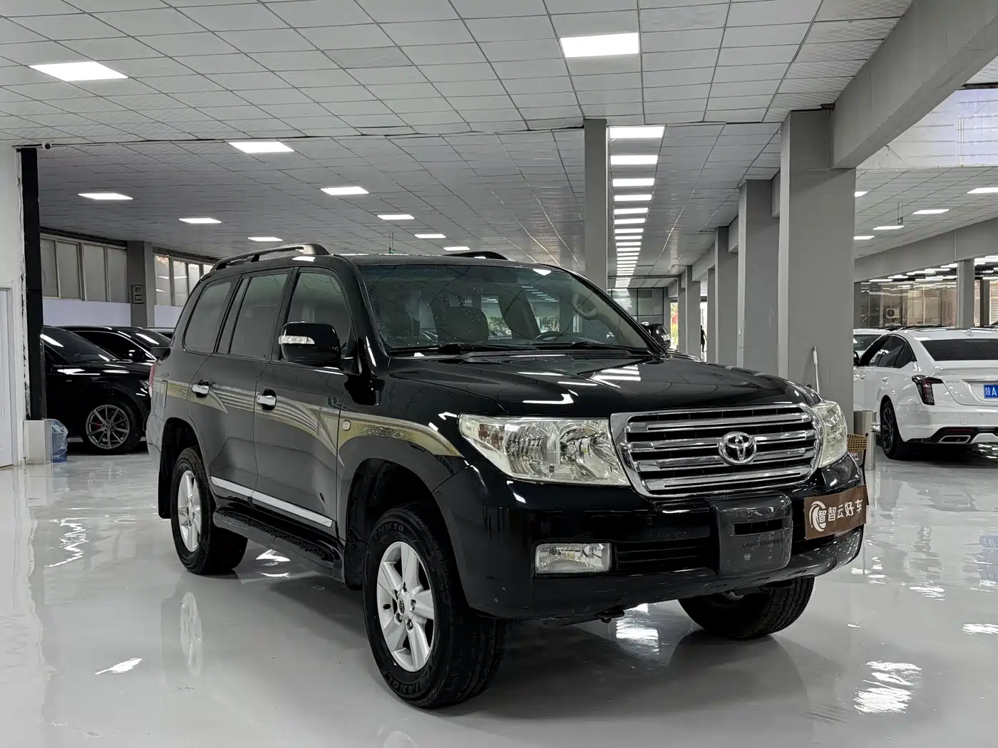 Photo 3 - Toyota Land Cruiser (Import)