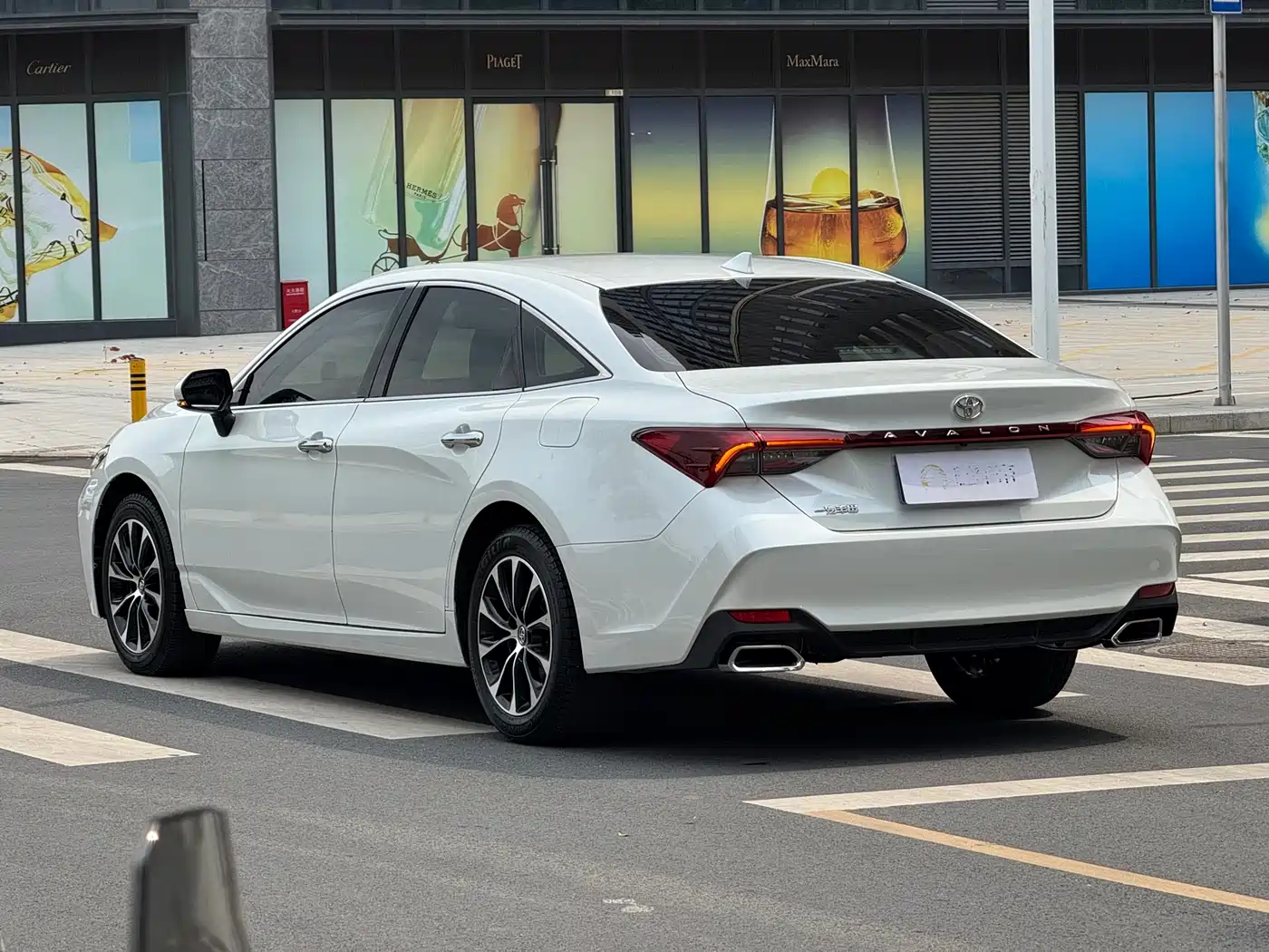 Toyota Avalon 2023 2.0L Luxury Edition фото 6