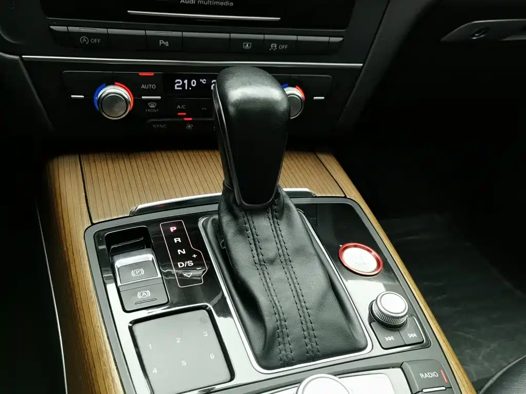 Audi A6L 2018 30th Anniversary 30 FSI Style фото 13