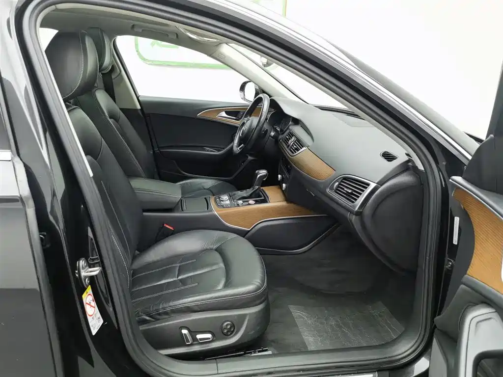 Audi A6L 2018 30th Anniversary 30 FSI Style фото 23