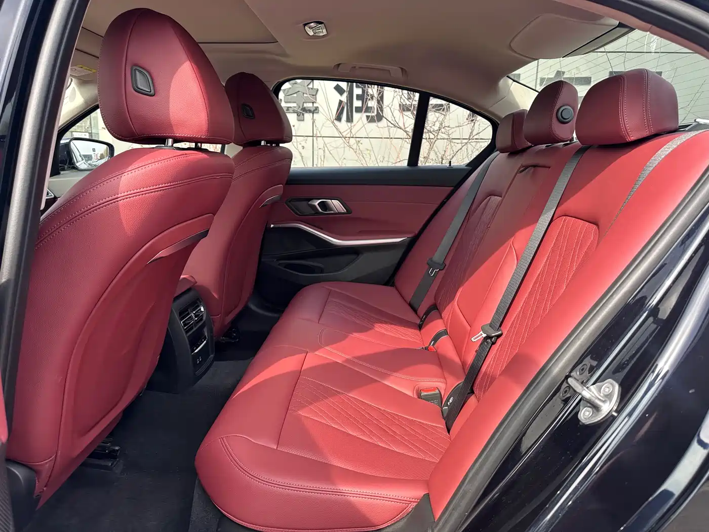 BMW 3 Series 2024 325i M Sport Package фото 8