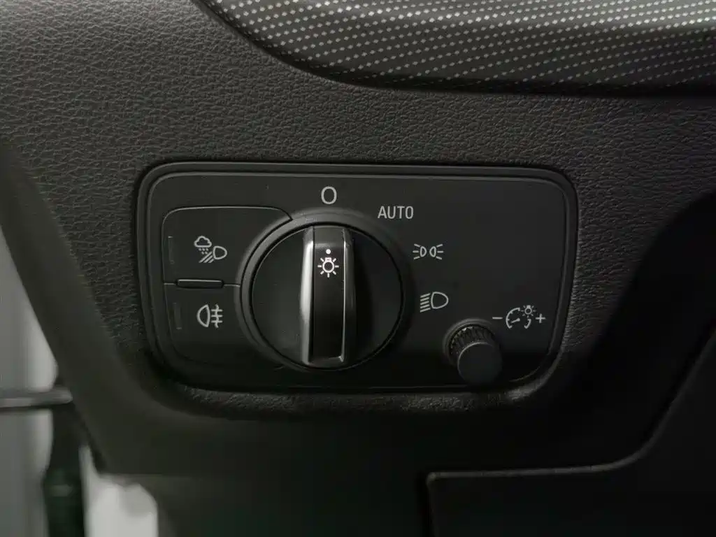 Audi Q2L 2021 Model 35 TFSI Fashion Dynamic фото 21