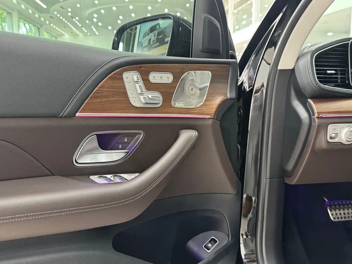 Mercedes-Benz GLS 2023 Facelift GLS 450 4MATIC Luxury фото 16