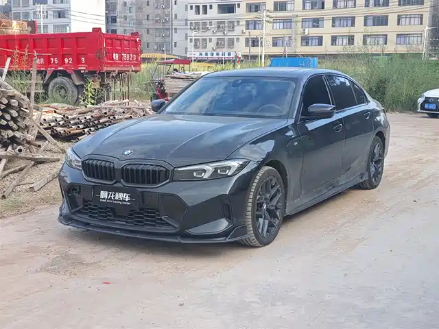 BMW 3 330Li, M Чёрный спорт-пакет