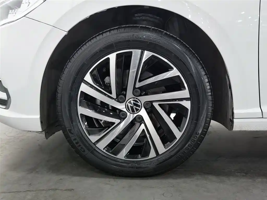 Volkswagen Lavida 2023 300TSI DSG Comfort Edition фото 17