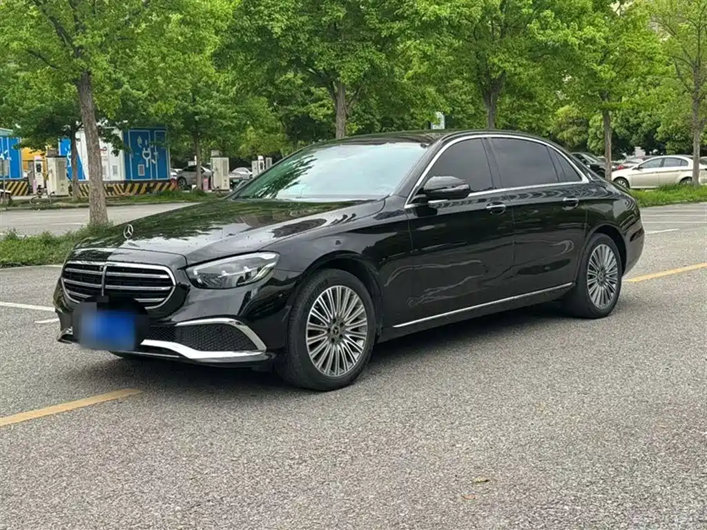 Mercedes-Benz E-Class 2023 E 300 L Fashion