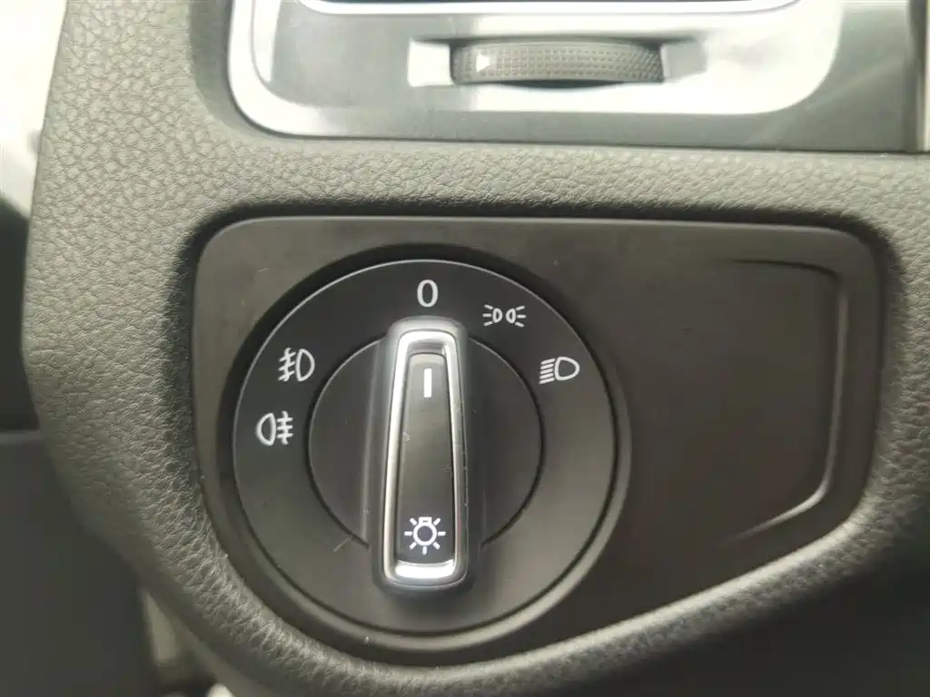 Volkswagen Golf 2018 1.6L Automatic Comfort фото 21