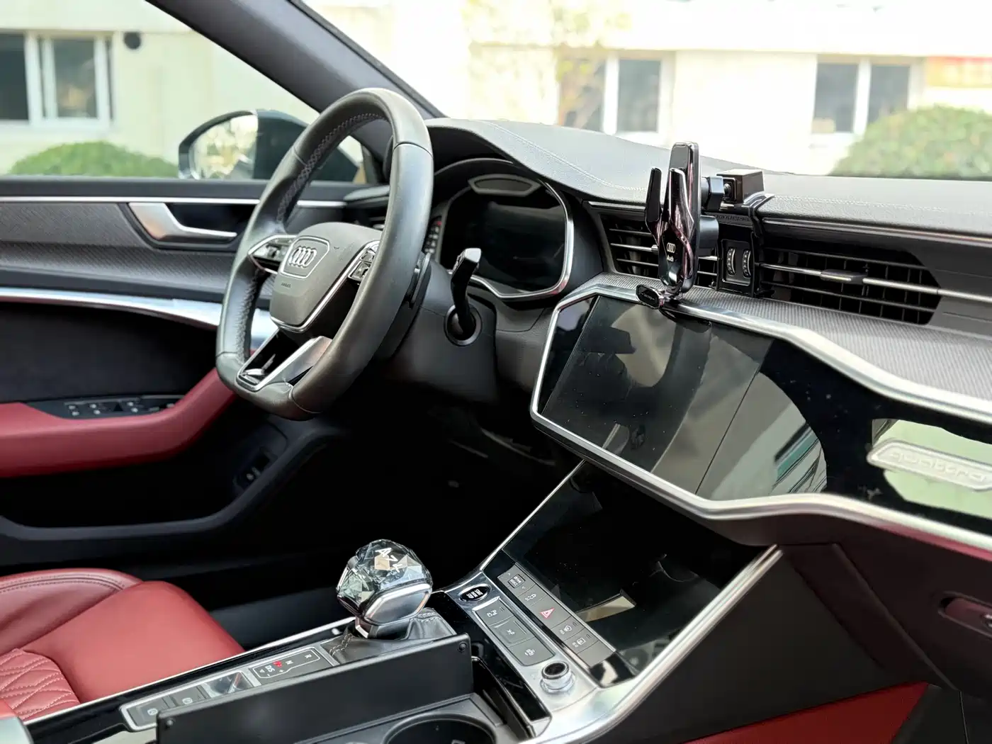 Audi A7L 2024 45 TFSI quattro Black Warrior Edition фото 11