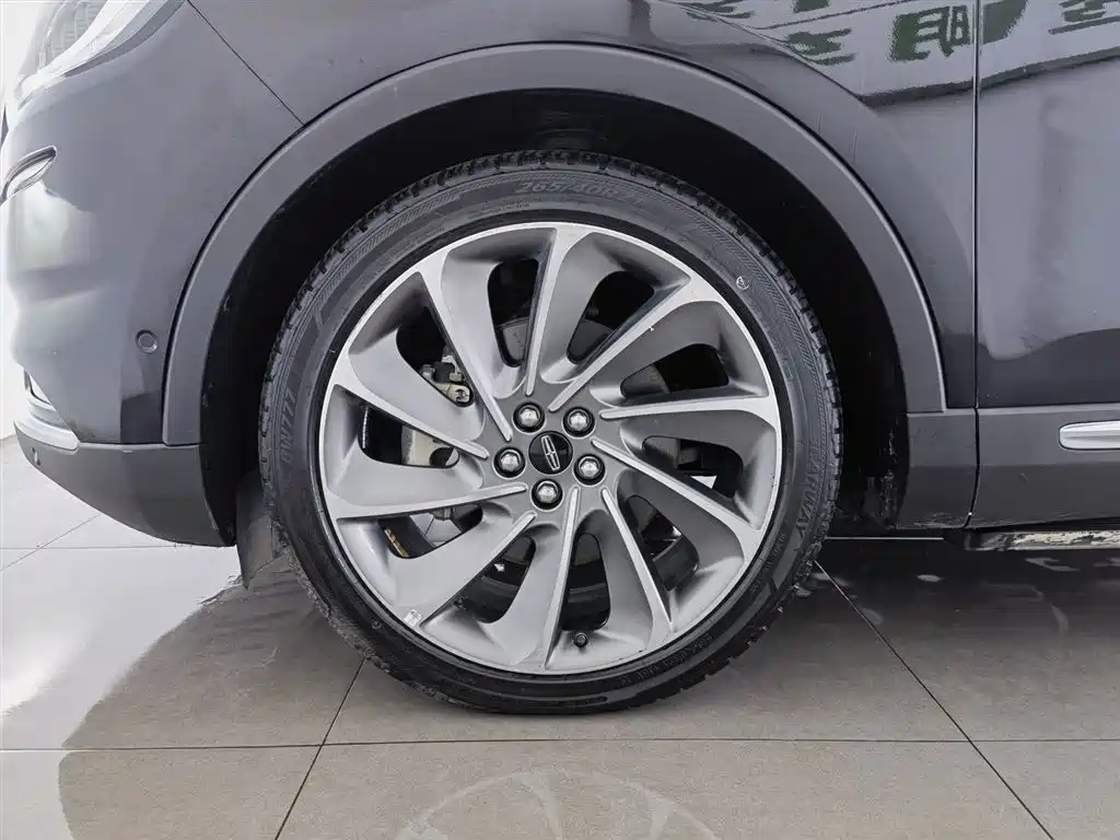 LINCOLN NAVIGATOR
