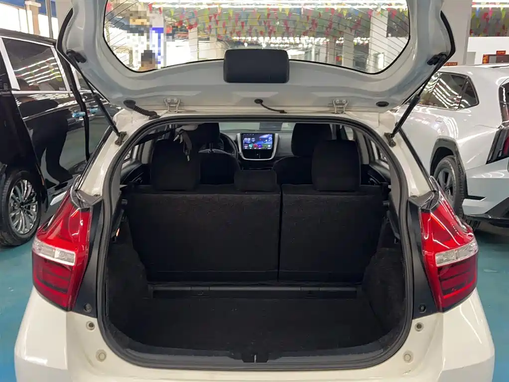 Toyota YARiS L Zhi Xuan 2016 Facelift 1.5E CVT Charming Edition фото 16