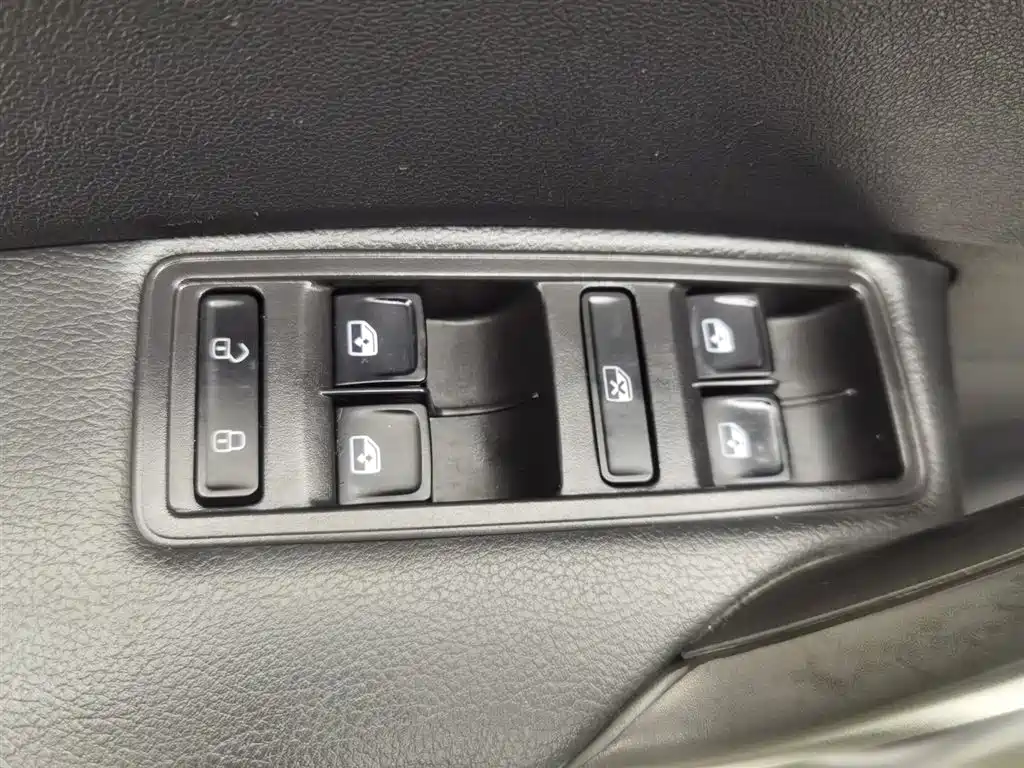 Škoda Skoda Rapid Spaceback 2019 Facelift 1.5L Automatic Comfort Version China VI фото 9