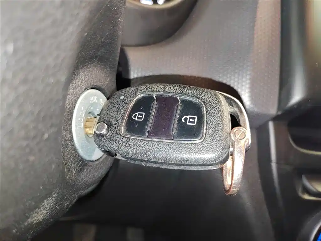 Hyundai Verna 2020 1.4L Manual GL Renewal Edition фото 9