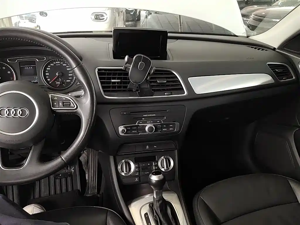 Audi Q3 2016 30 TFSI Heritage Edition Comfort фото 6