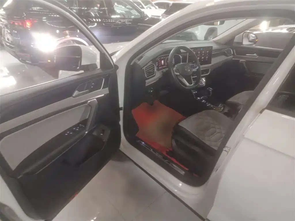 Volkswagen Tayron 2023 330TSI 2WD Luxury Plus Advanced Edition фото 9