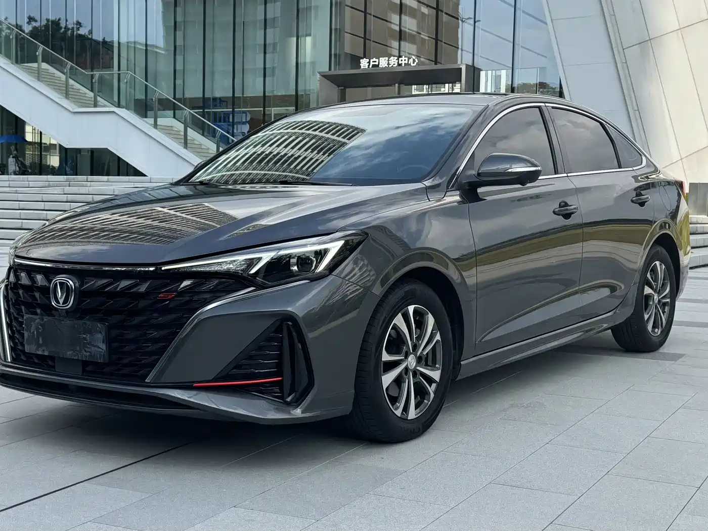 Фото 1 - Changan Eado