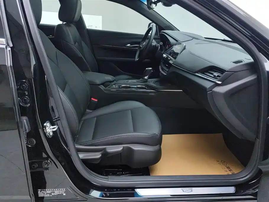 Cadillac CT4 2023 25T Fashion Edition фото 8
