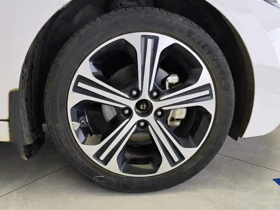 Hyundai Elantra 2018 1.4T DCT Dynamic·Vitality Model фото 6