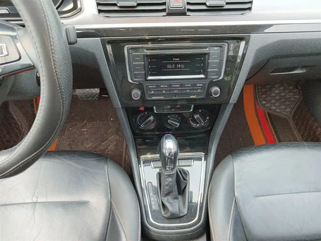 Volkswagen Bora 2018 1.5L Automatic Comfort фото 14