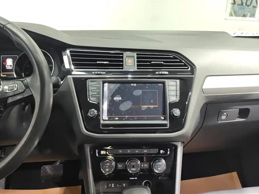 Volkswagen Tiguan L 2017 330TSI Automatic 2WD Comfort Edition фото 13