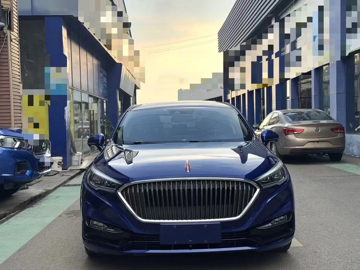 Фото 2 - Hongqi H5
