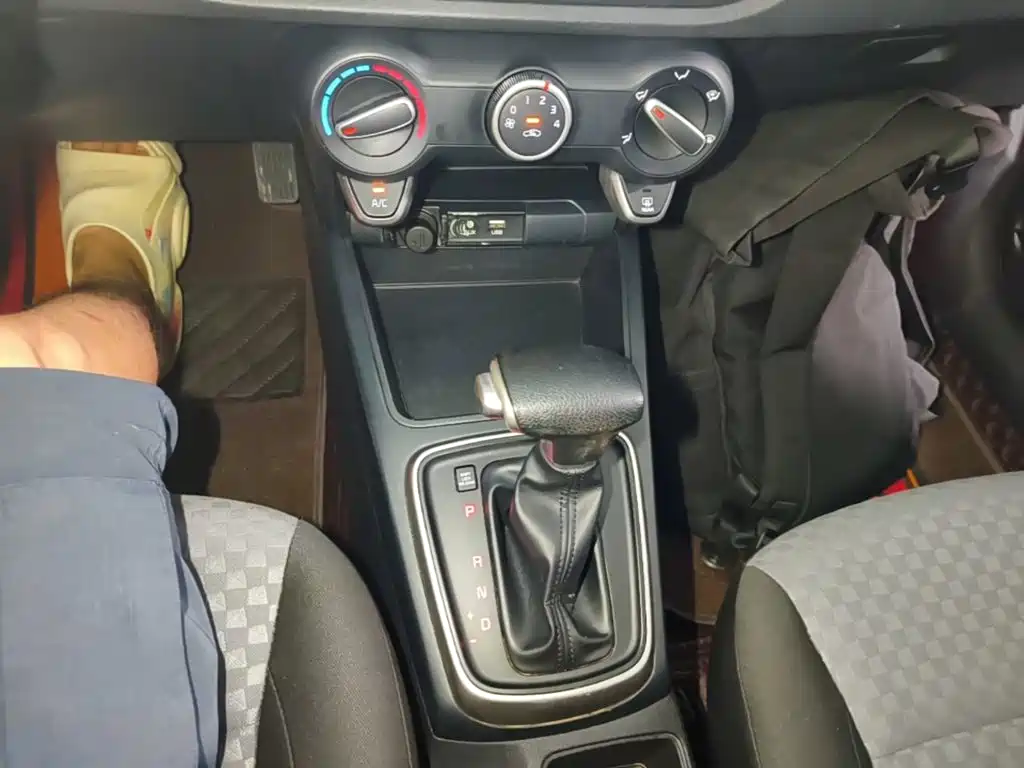 Kia K2 2017 2017 Sedan 1.4L AT GLS