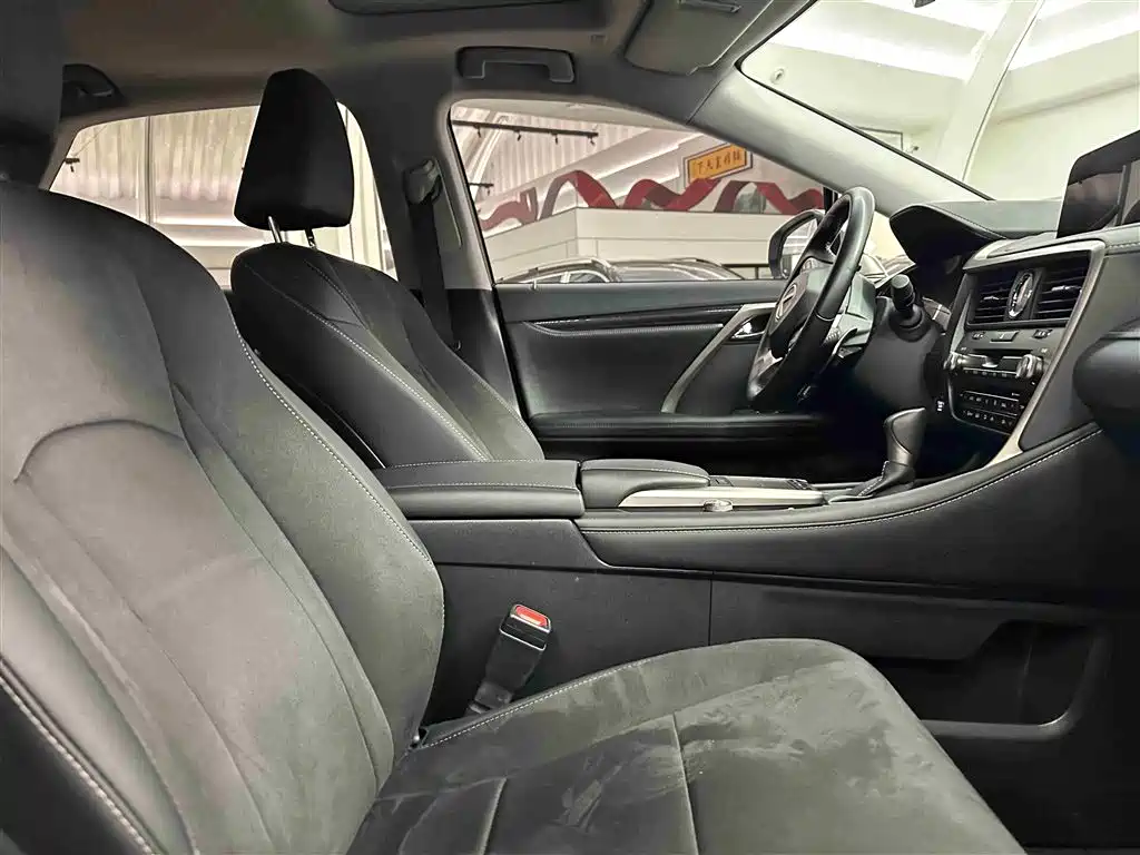 Lexus RX 2020 Facelift 300 2WD Elite Edition фото 17