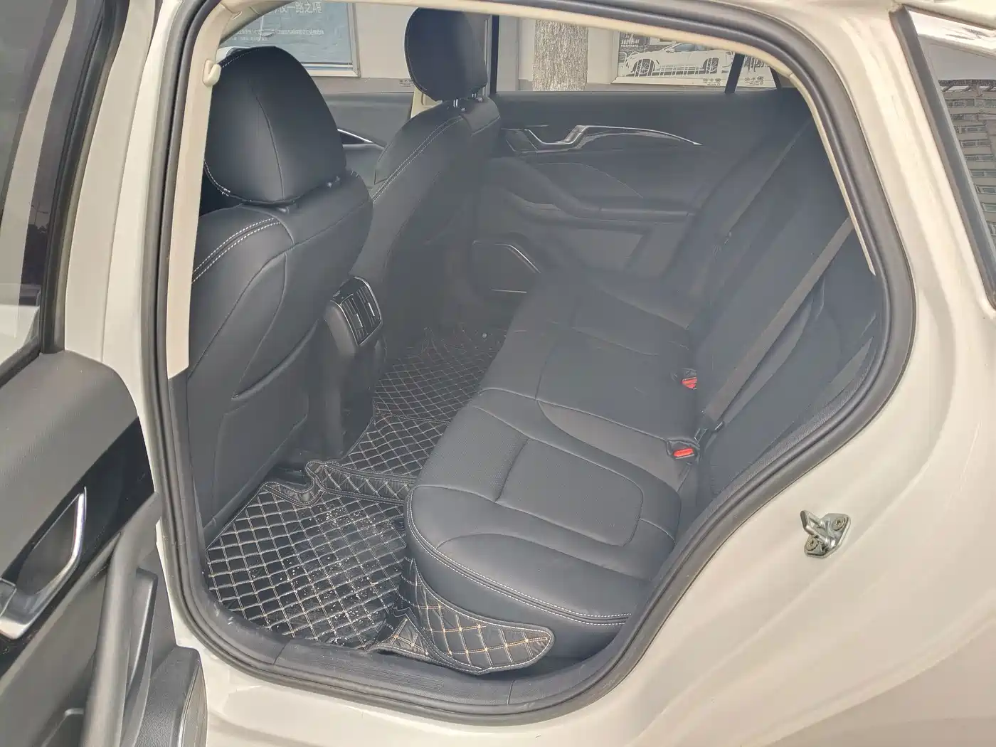 Фото 9 - Besturn B70