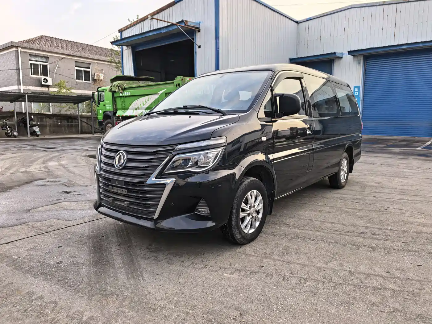 Dongfeng Fengxing Lingzhi 2020 M5L 1.6L Luxury 7-Seater