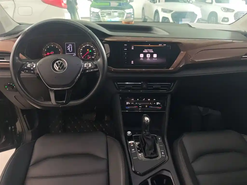 VOLKSWAGEN TUYUE