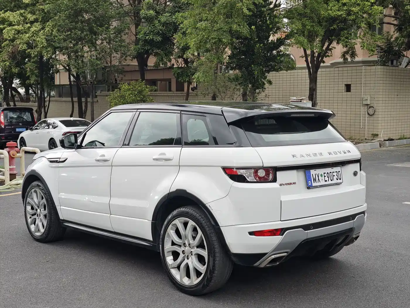 Land Rover Range Rover Evoque (Import) 2014 2.0T 5-door Brilliance Sport фото 17