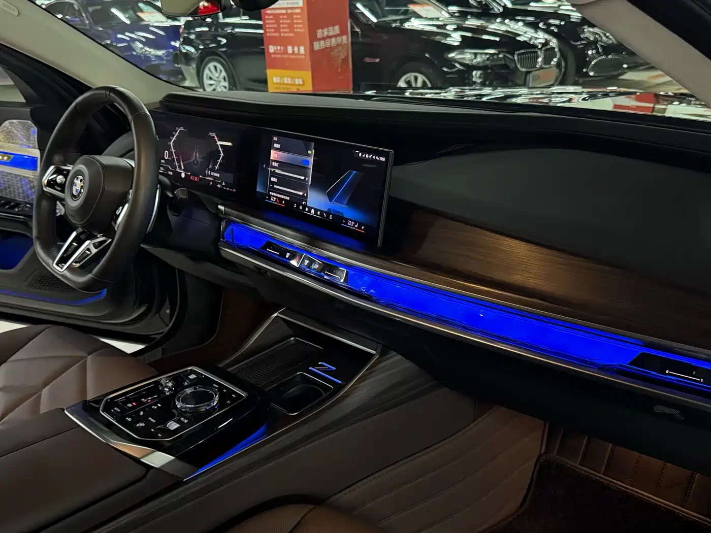 BMW 7 Series 2023 Model 735Li M Sport Package фото 16