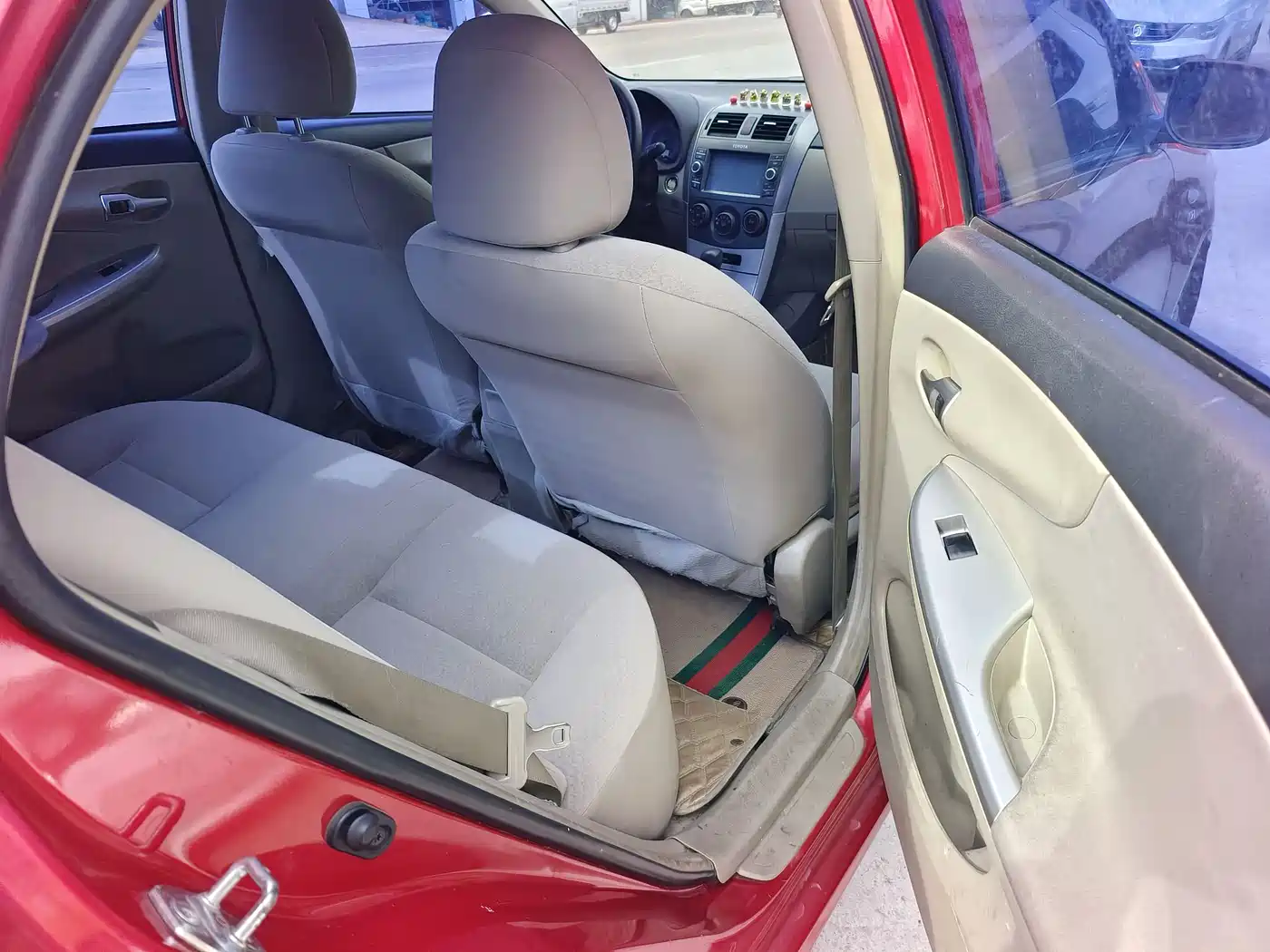 Toyota Corolla 2013 Special Edition 1.6L Automatic Cool GL фото 14