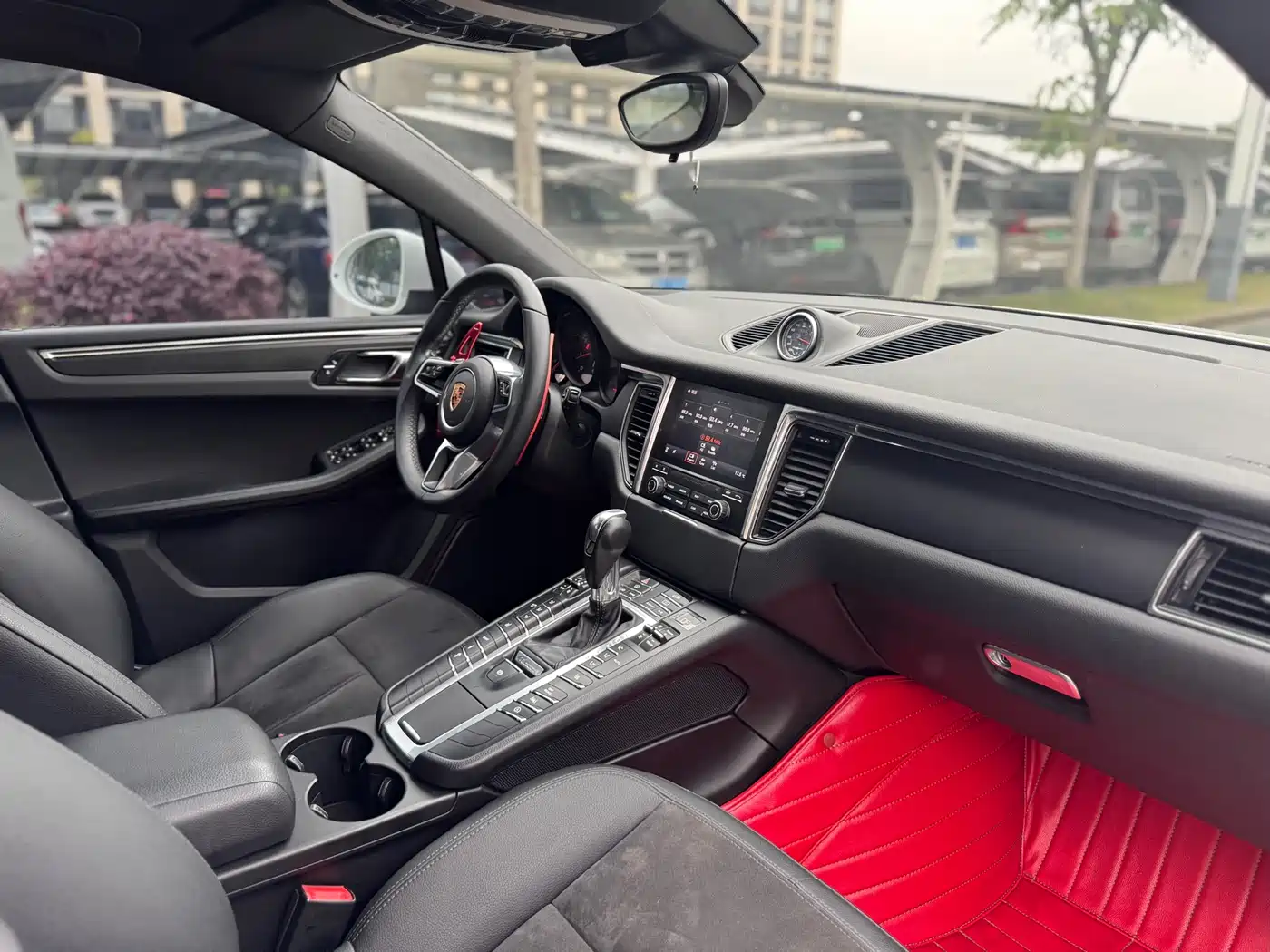 Porsche Macan 2016 Macan 2.0T фото 19