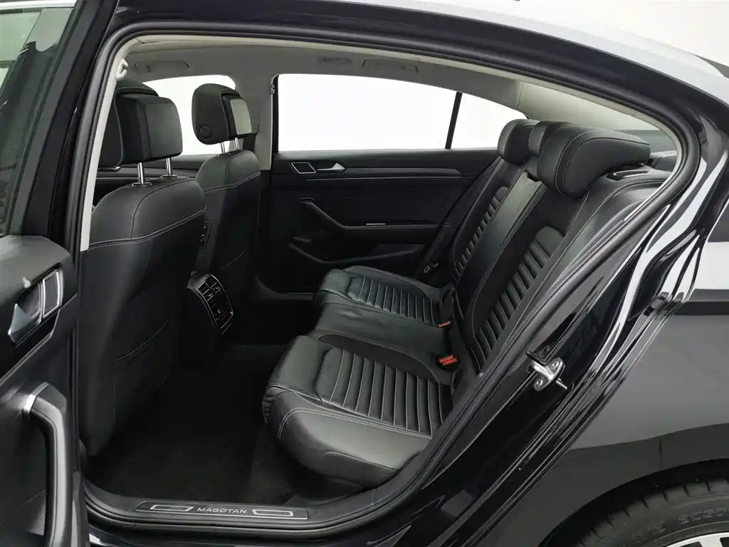 Volkswagen Magotan 2020 330TSI DSG Leading фото 15