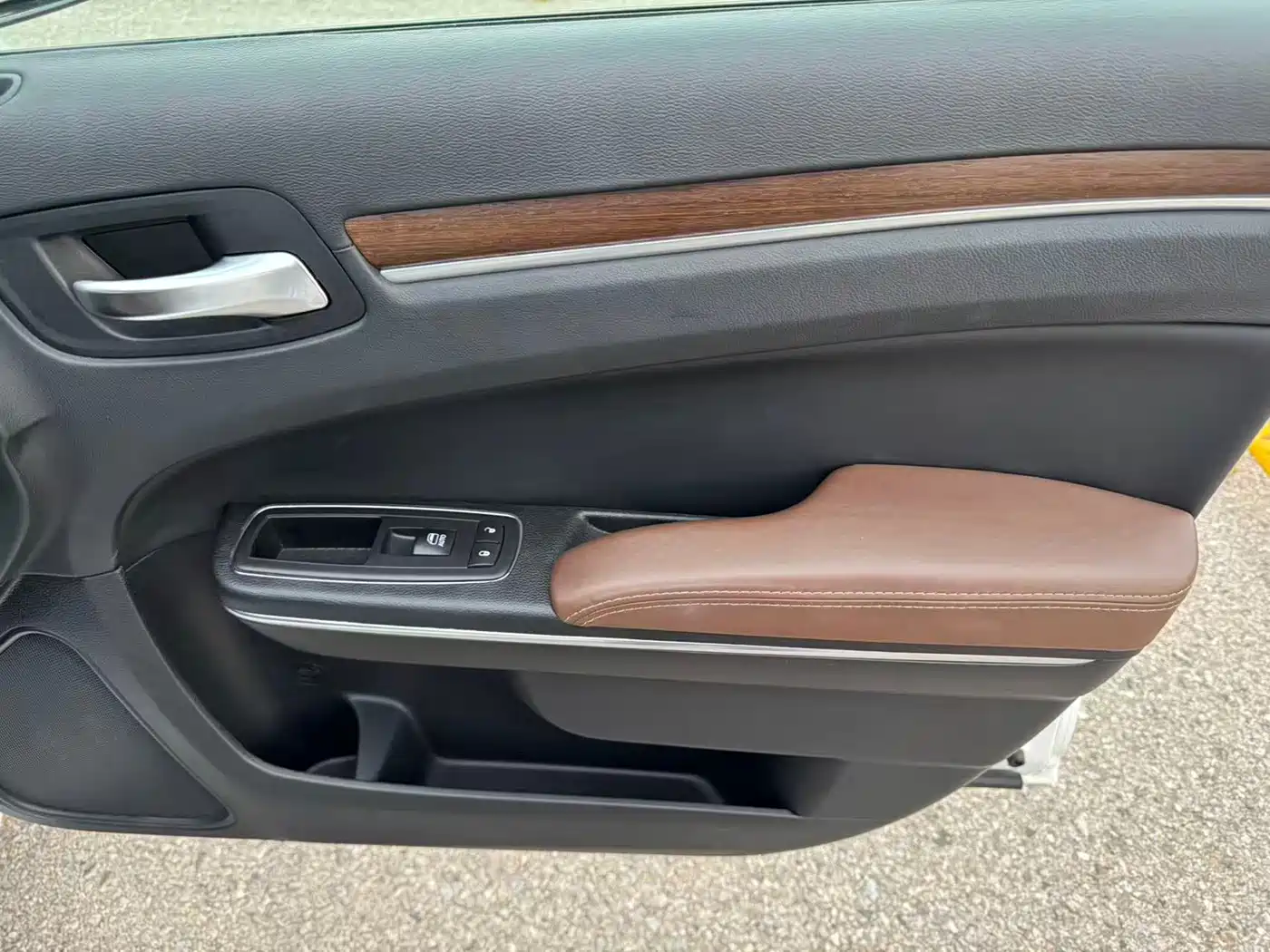 Chrysler 300C (Import) 2014 3.0L Excellence Edition фото 21