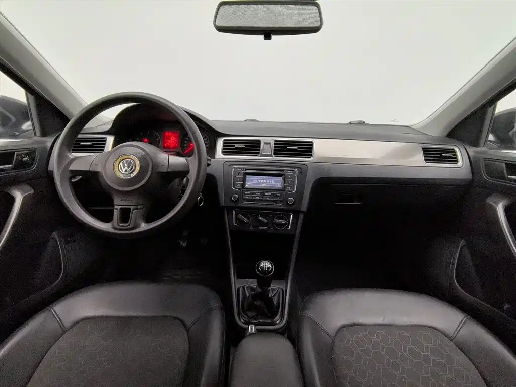 Volkswagen Santana 2015 1.6L Manual Comfort Edition фото 5