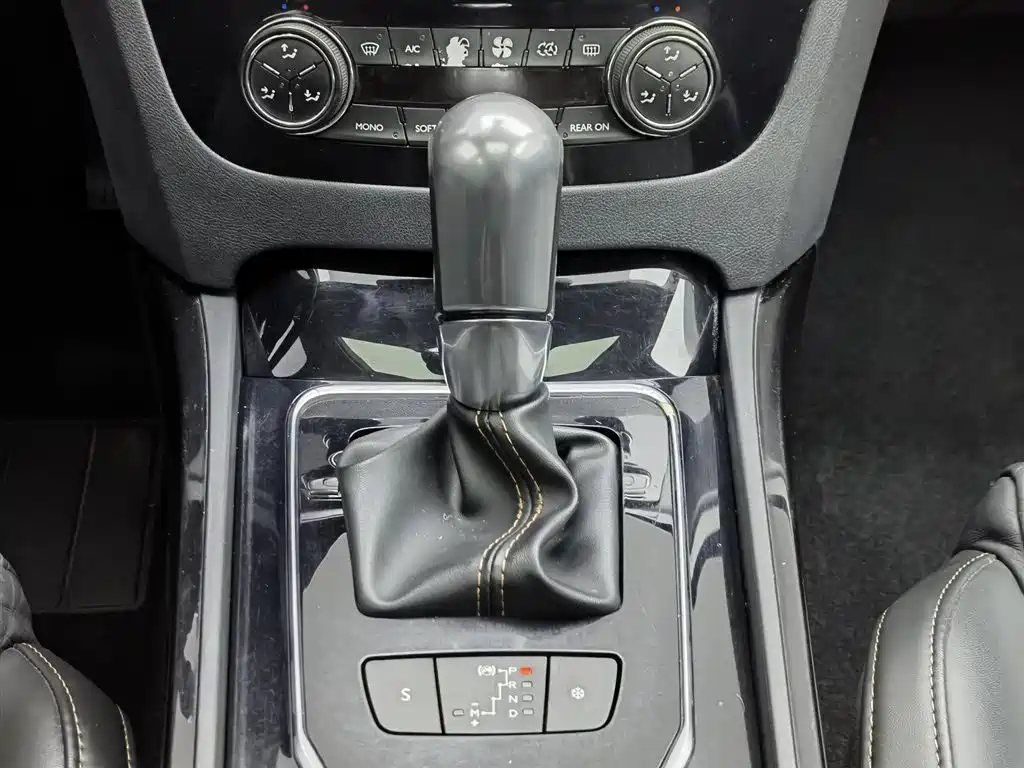 Peugeot 508 2015 1.8THP Auto Flagship Edition фото 13