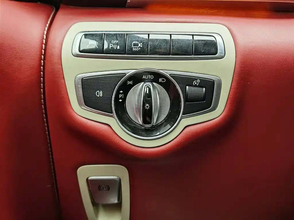 Mercedes-Benz V-Class 2016 V 260 L Premium Long фото 21