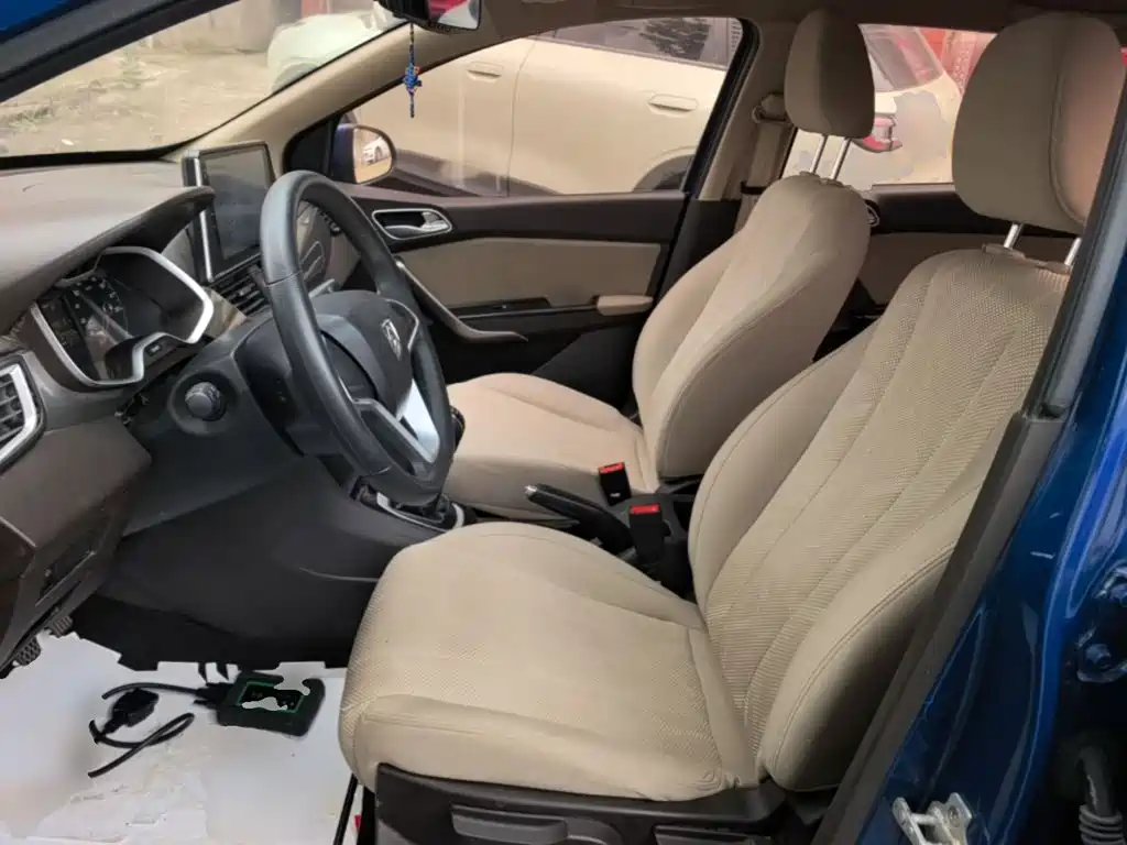 Baojun 310W 2018 2017 1.5L Manual Comfort China V