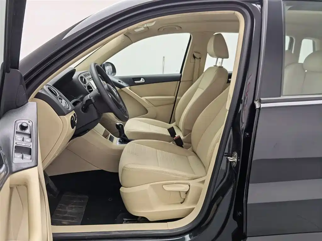 Volkswagen Tiguan 2015 1.8TSI Automatic 2WD Trendline фото 10
