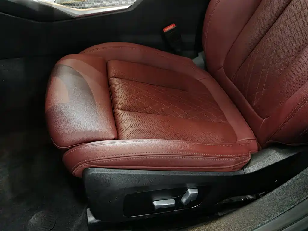 BMW 3 Series 2022 325i M Sport Shadow Edition фото 20