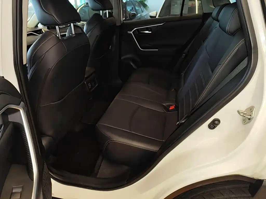 صورة 17 - Toyota Wildlander