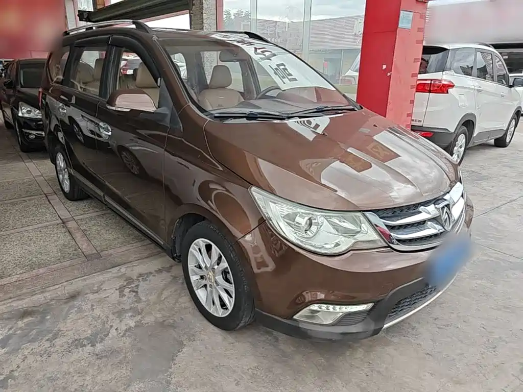 Фото 4 - Baojun 730