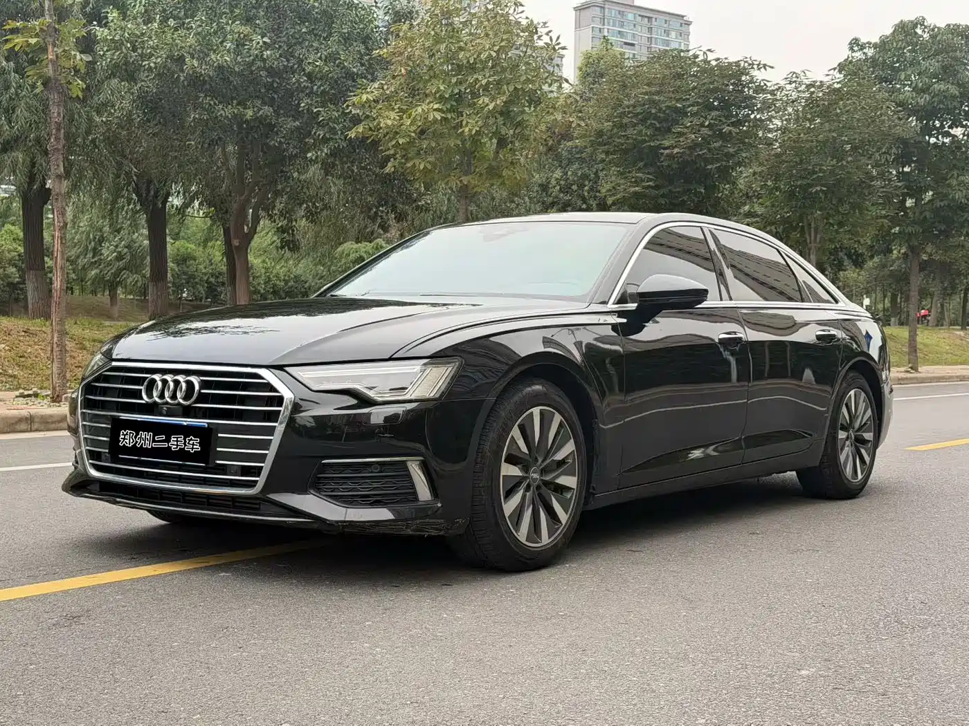 Фото 1 - Audi A6L