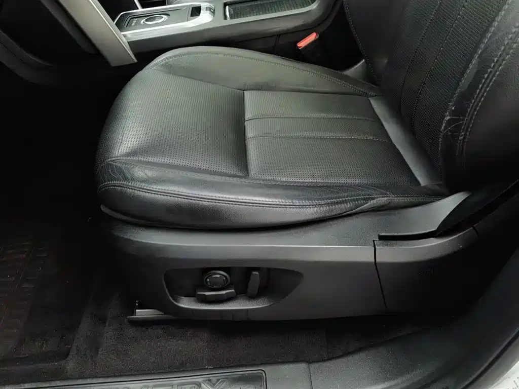 Land Rover Discovery Sport 2017 2.0T SE фото 20